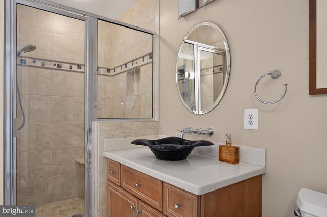 715 PARK ST SE, Vienna, VA 22180