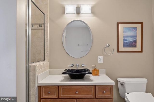 715 PARK ST SE, Vienna, VA 22180