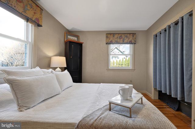 715 PARK ST SE, Vienna, VA 22180