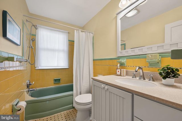 715 PARK ST SE, Vienna, VA 22180