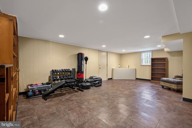 715 PARK ST SE, Vienna, VA 22180