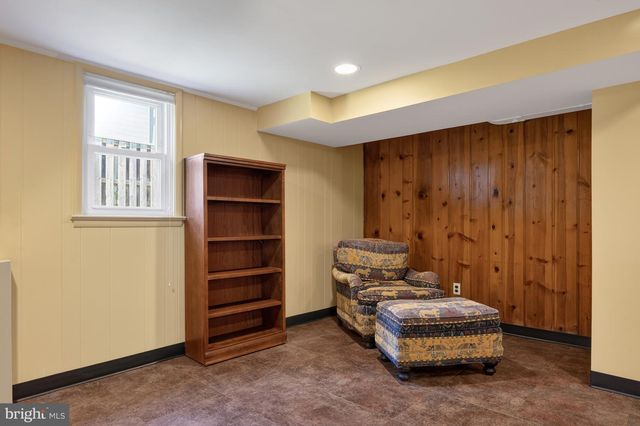 715 PARK ST SE, Vienna, VA 22180