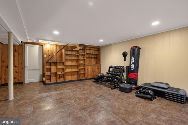 715 PARK ST SE, Vienna, VA 22180