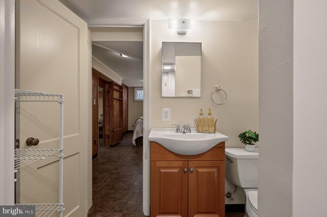 715 PARK ST SE, Vienna, VA 22180