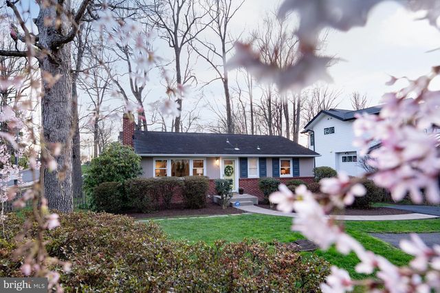 715 PARK ST SE, Vienna, VA 22180