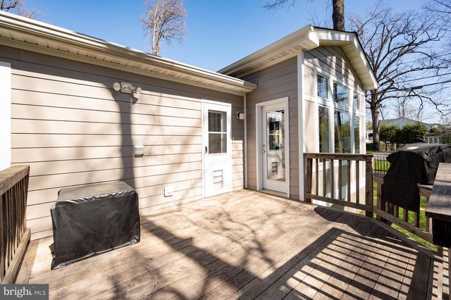 715 PARK ST SE, Vienna, VA 22180