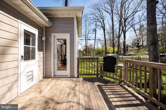 715 PARK ST SE, Vienna, VA 22180