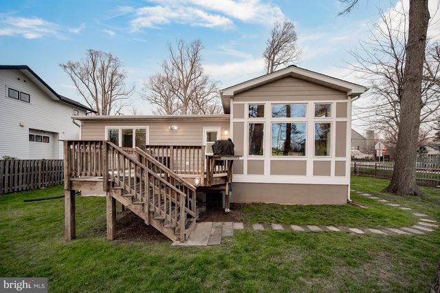 715 PARK ST SE, Vienna, VA 22180