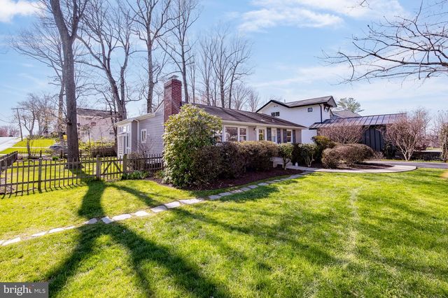 715 PARK ST SE, Vienna, VA 22180