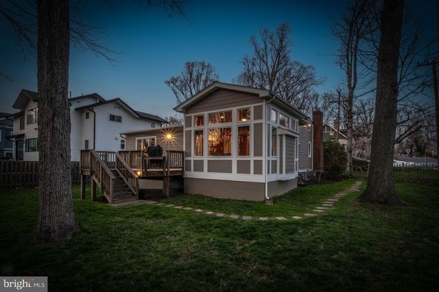 715 PARK ST SE, Vienna, VA 22180