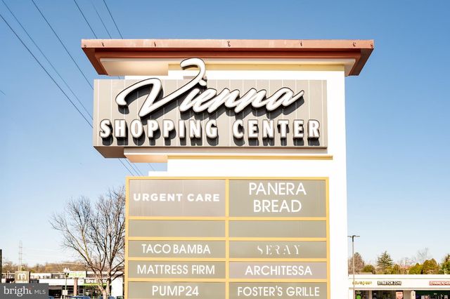 715 PARK ST SE, Vienna, VA 22180