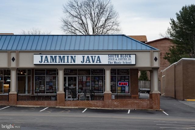 715 PARK ST SE, Vienna, VA 22180