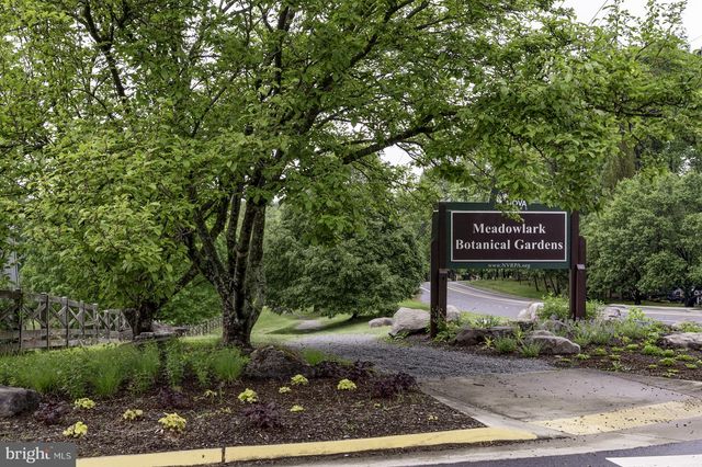 715 PARK ST SE, Vienna, VA 22180