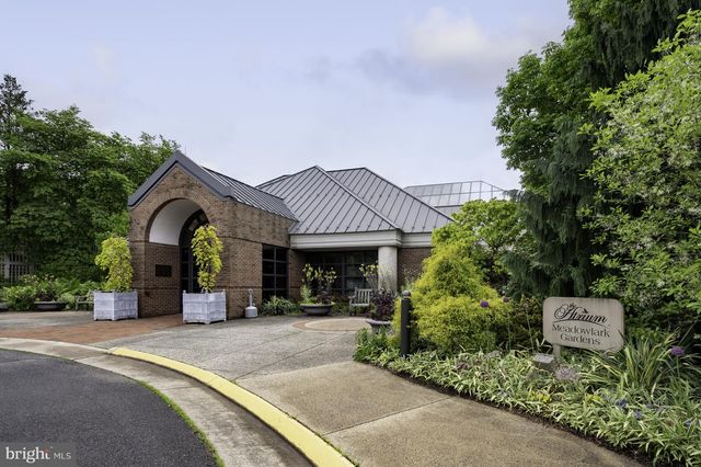 715 PARK ST SE, Vienna, VA 22180