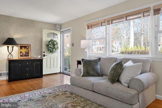 715 PARK ST SE, Vienna, VA 22180