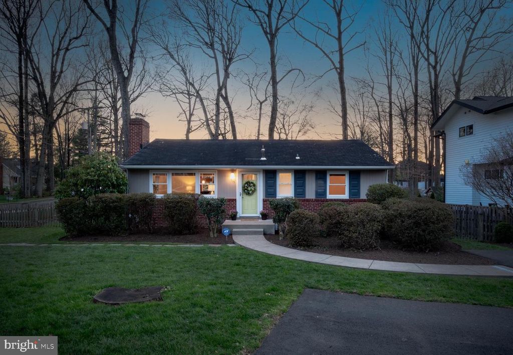 715 PARK ST SE, Vienna, VA 22180