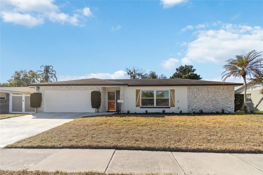 Image 1 of property listing at 1220 BONNIE LOU DRIVE, Orlando, FL 32809