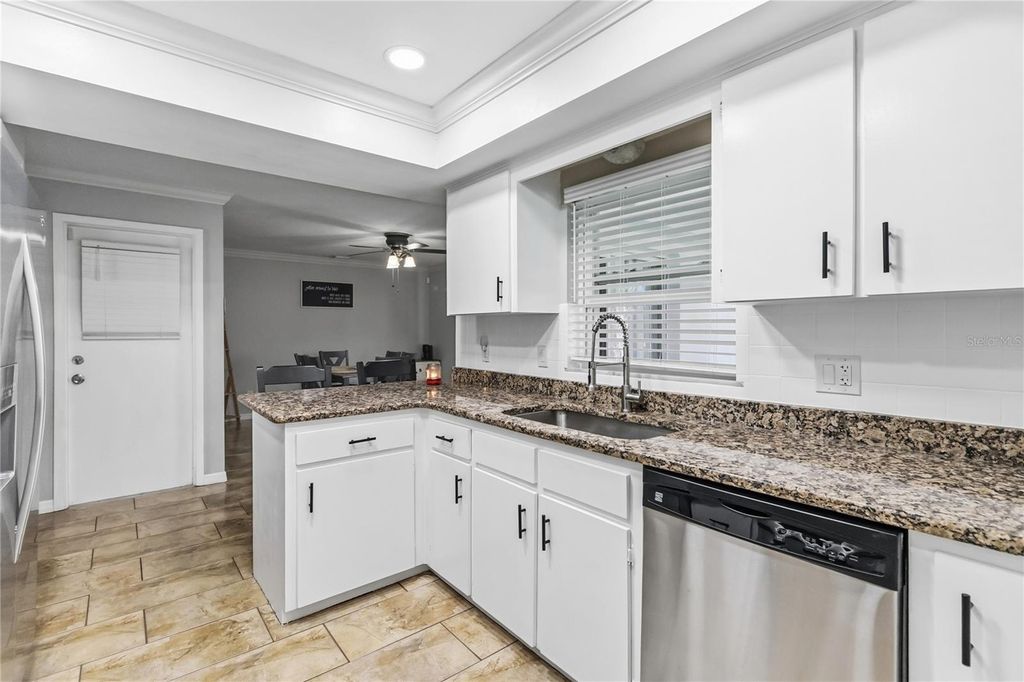 Image 20 of property listing at 1220 BONNIE LOU DRIVE, Orlando, FL 32809