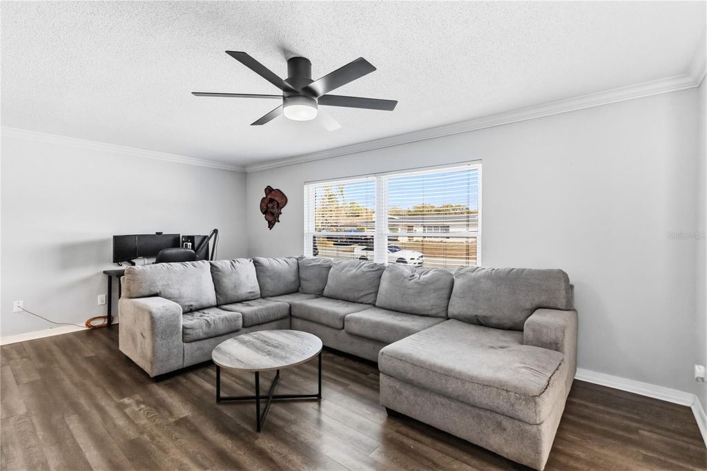 Image 8 of property listing at 1220 BONNIE LOU DRIVE, Orlando, FL 32809