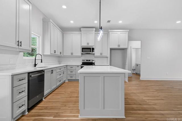 5 Lynwood Drive, Little Rock, AR 72206