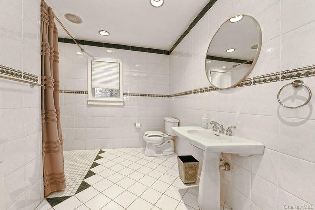 3 Pewter Place, Dix Hills, NY 11746