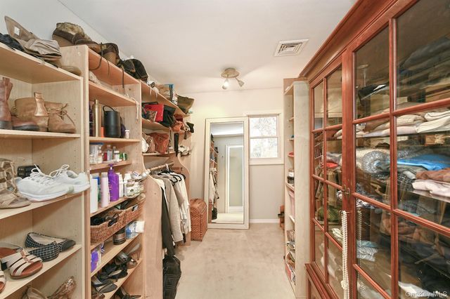 3 Pewter Place, Dix Hills, NY 11746