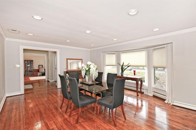 3 Pewter Place, Dix Hills, NY 11746