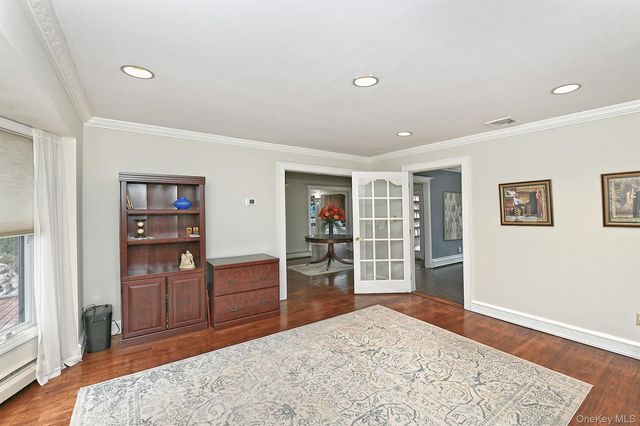 3 Pewter Place, Dix Hills, NY 11746