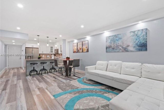 6125 W 20th Ave 302, Hialeah, FL 33012
