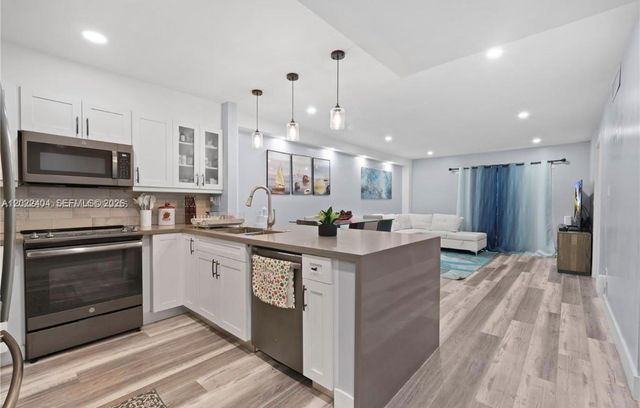 6125 W 20th Ave 302, Hialeah, FL 33012