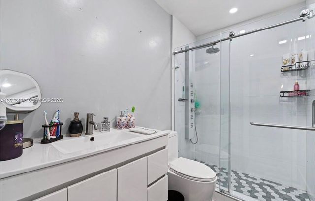 6125 W 20th Ave 302, Hialeah, FL 33012