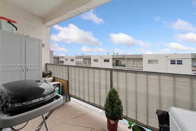 6125 W 20th Ave 302, Hialeah, FL 33012