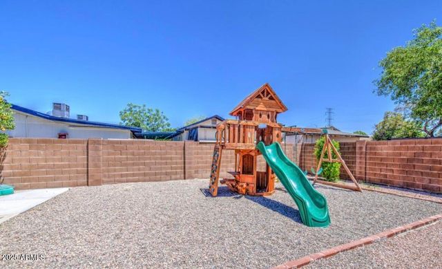 2041 E DES MOINES Street, Mesa, AZ 85213