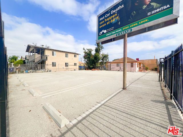 1005 W 95th Street, Los Angeles, CA 90044