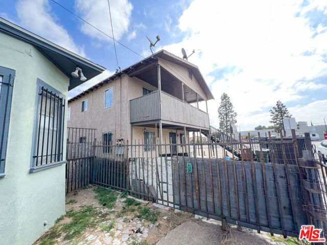1005 W 95th Street, Los Angeles, CA 90044