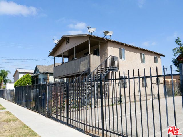 1005 W 95th Street, Los Angeles, CA 90044