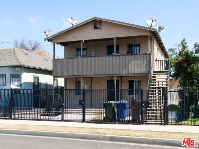 1005 W 95th Street, Los Angeles, CA 90044