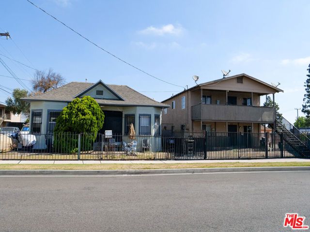 1005 W 95th Street, Los Angeles, CA 90044