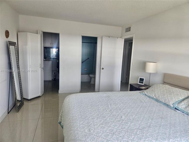 5300 Washington Street U403, Hollywood, FL 33021