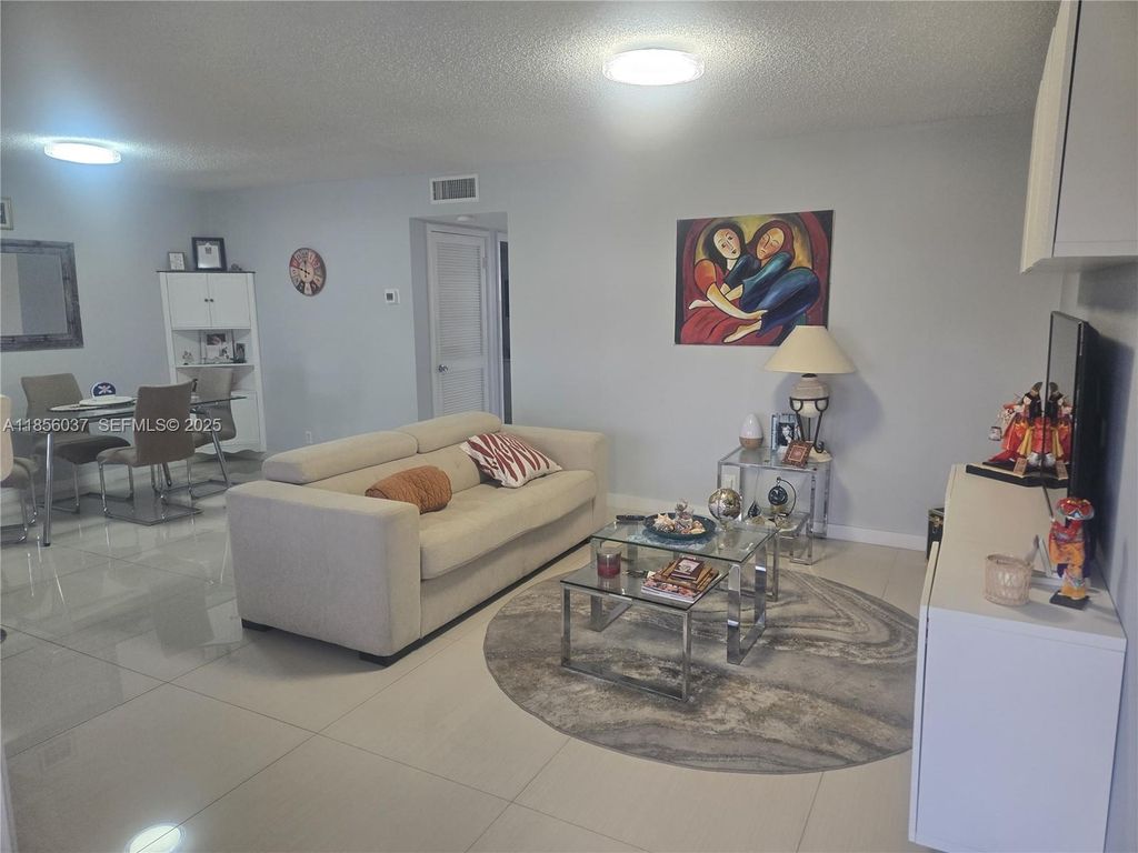 5300 Washington Street U403, Hollywood, FL 33021