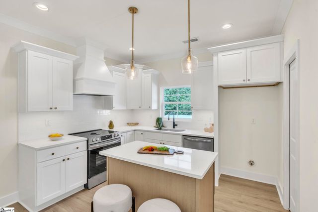 212 Roosevelt Avenue, Travelers Rest, SC 29690