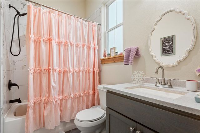 490 Old Mart Lake Road, Mart, TX 76664