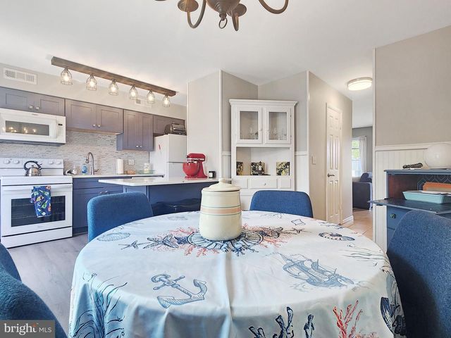 7207 BUNTING RD, Chincoteague Island, VA 23336