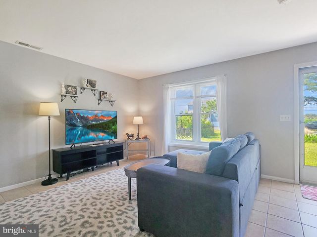 7207 BUNTING RD, Chincoteague Island, VA 23336