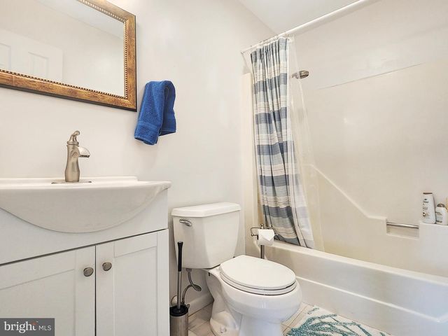 7207 BUNTING RD, Chincoteague Island, VA 23336