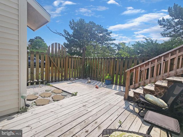 7207 BUNTING RD, Chincoteague Island, VA 23336