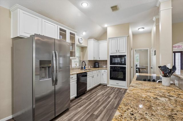 3306 Stonehurst Court, Pearland, TX 77584