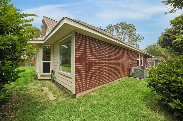 3306 Stonehurst Court, Pearland, TX 77584