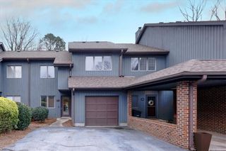 210 College Road 303, Greensboro, NC 27410