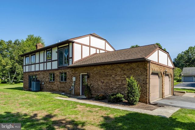 1525 EDINBOROUGH CIR, Landisville, PA 17538